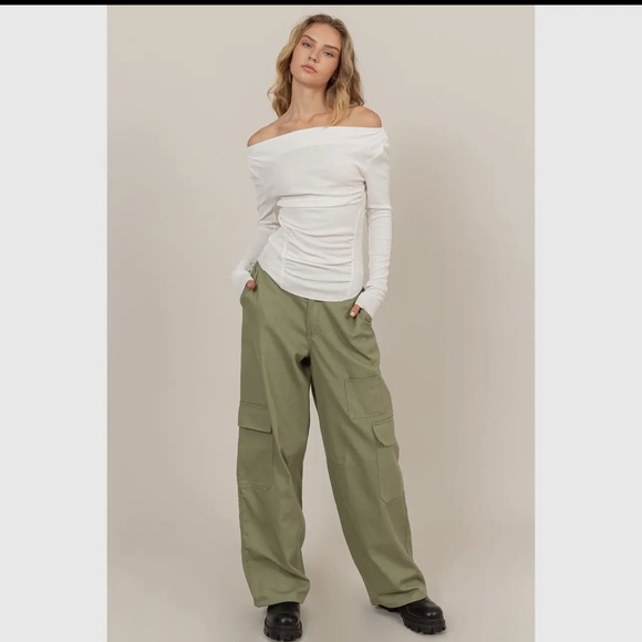 Boho OFF-THE-SHOULDER Ruched Top - Picture 2 of 6